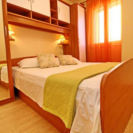 Apartments Sea Line Prigradica Habitación foto
